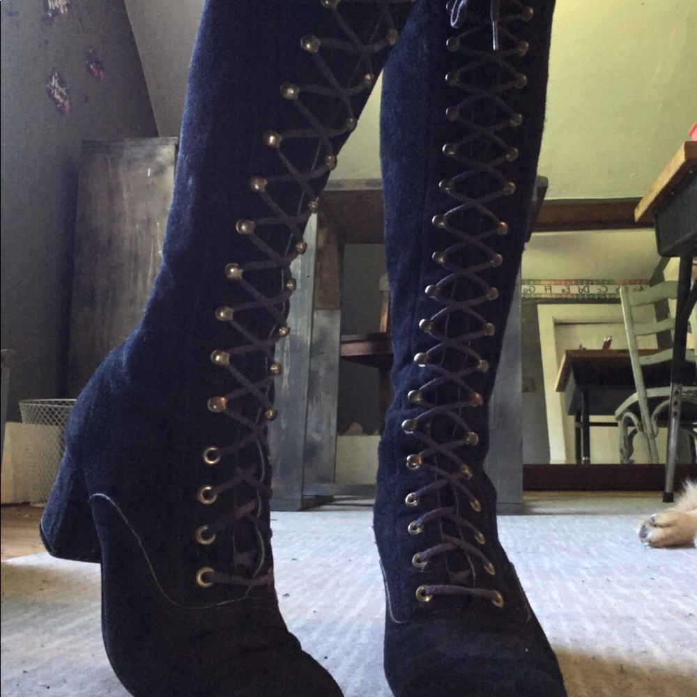 15 hook Vintage 60s/70s Go Go Boots!